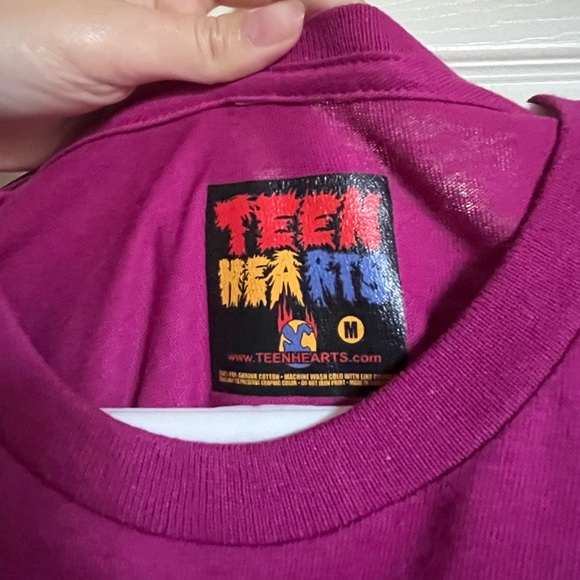 TEEN HEARTS Graphic T-shirt - Picture 4 of 4